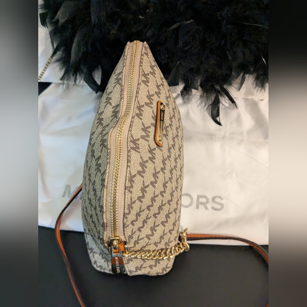 Michael Kors Cindy Saffiano Leather Dome Satchel Crossbody Bag & DUST BAG - Picture 8 of 15